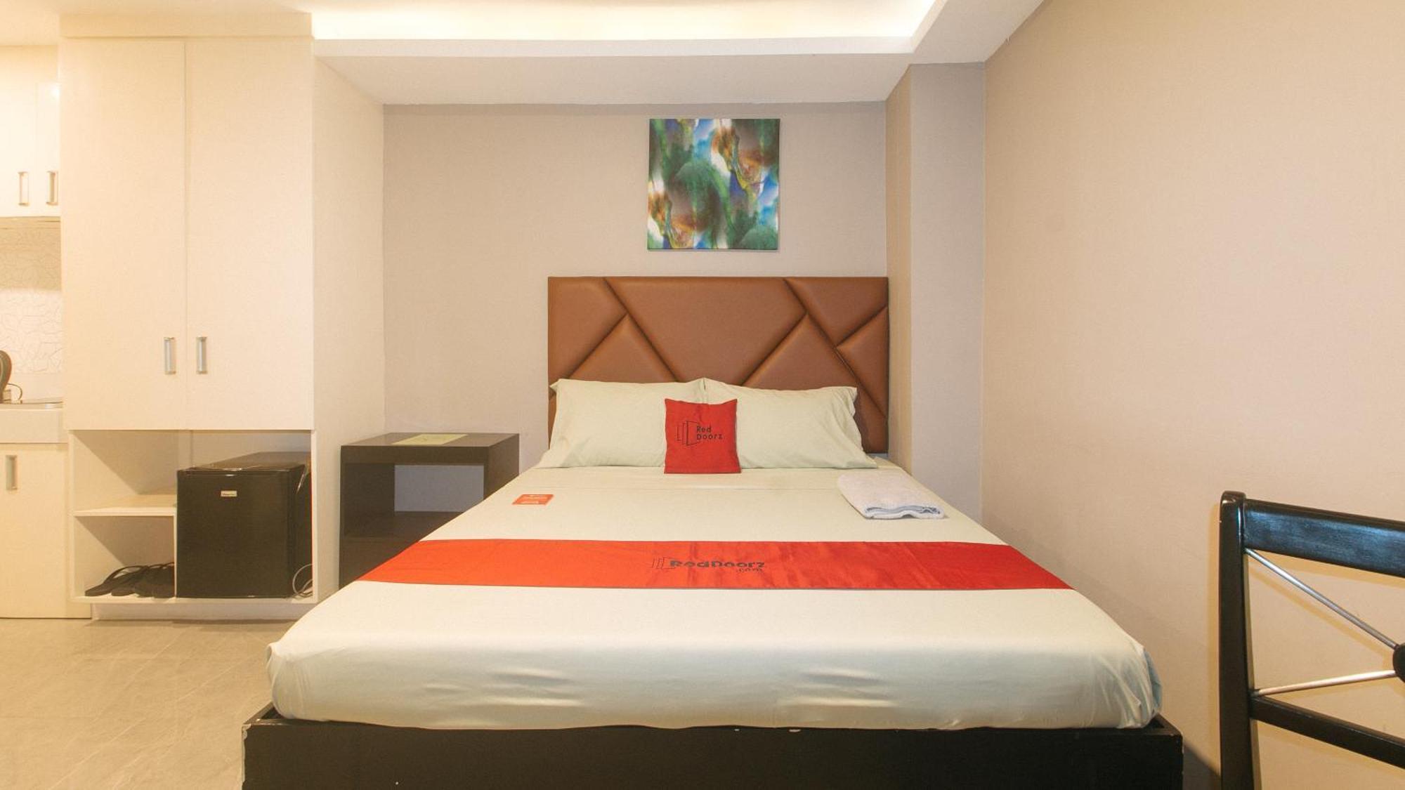 Reddoorz Plus At Seventy Five Inn Near Manila Airport Paranaque City Экстерьер фото