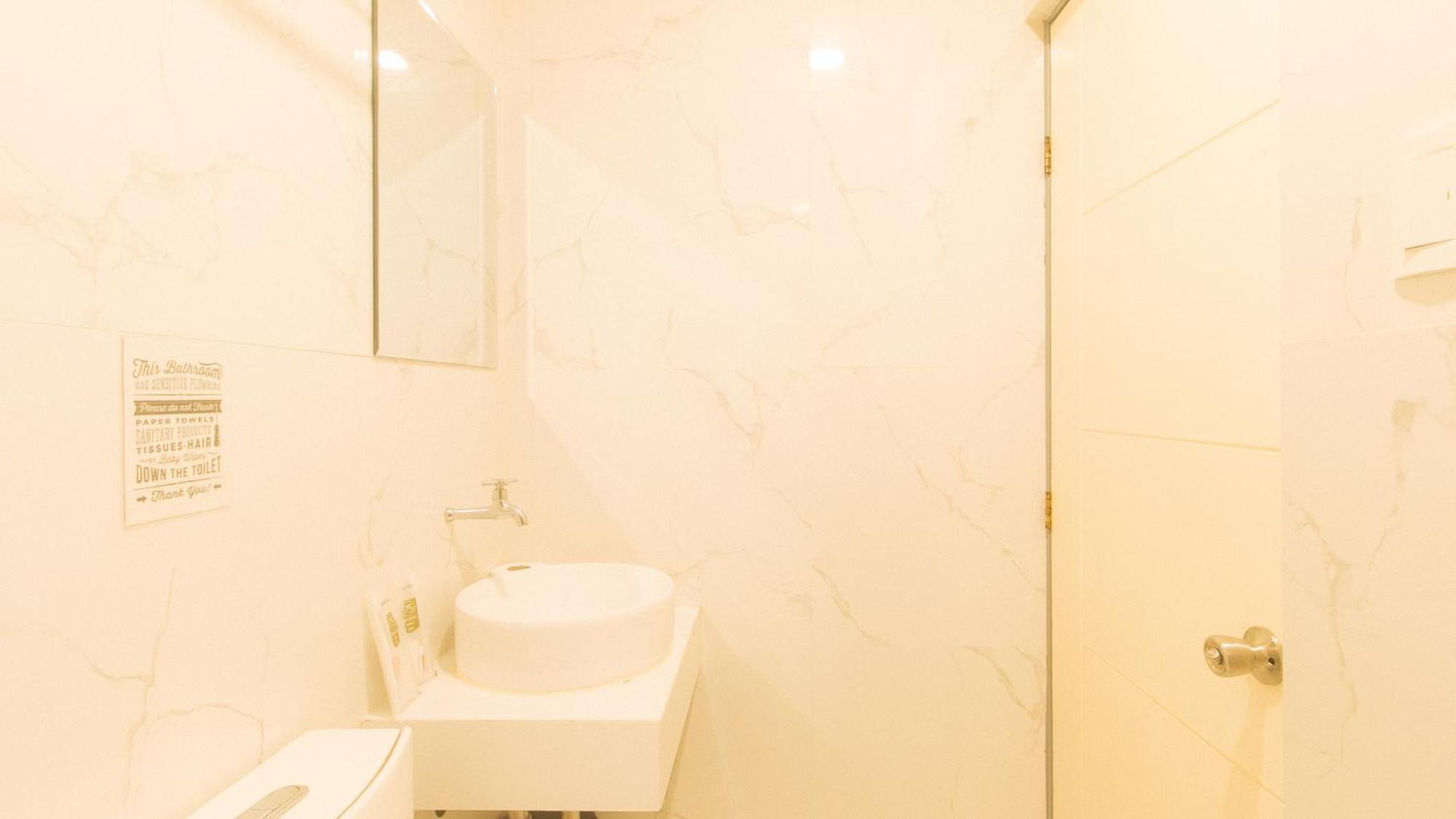 Reddoorz Plus At Seventy Five Inn Near Manila Airport Paranaque City Экстерьер фото