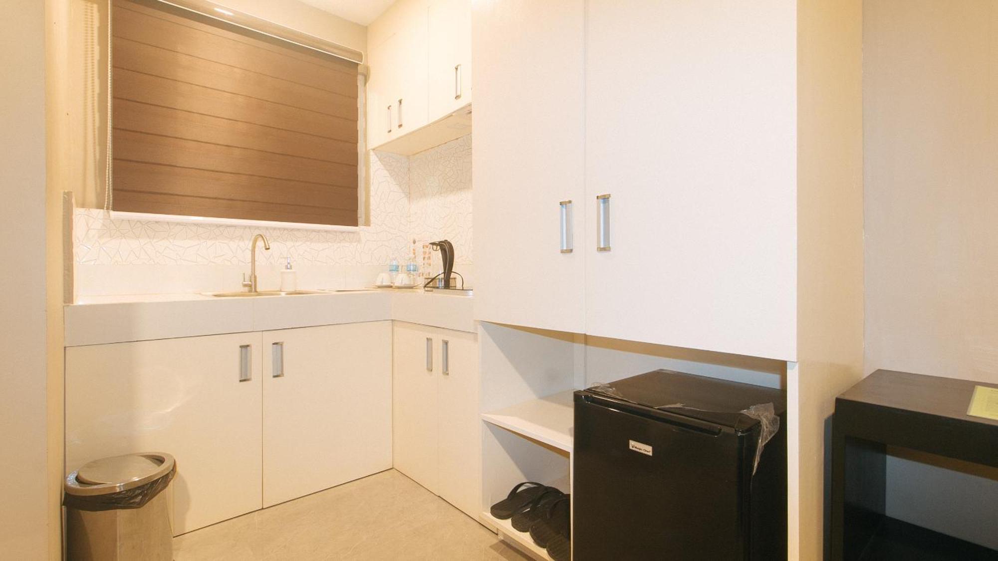 Reddoorz Plus At Seventy Five Inn Near Manila Airport Paranaque City Экстерьер фото