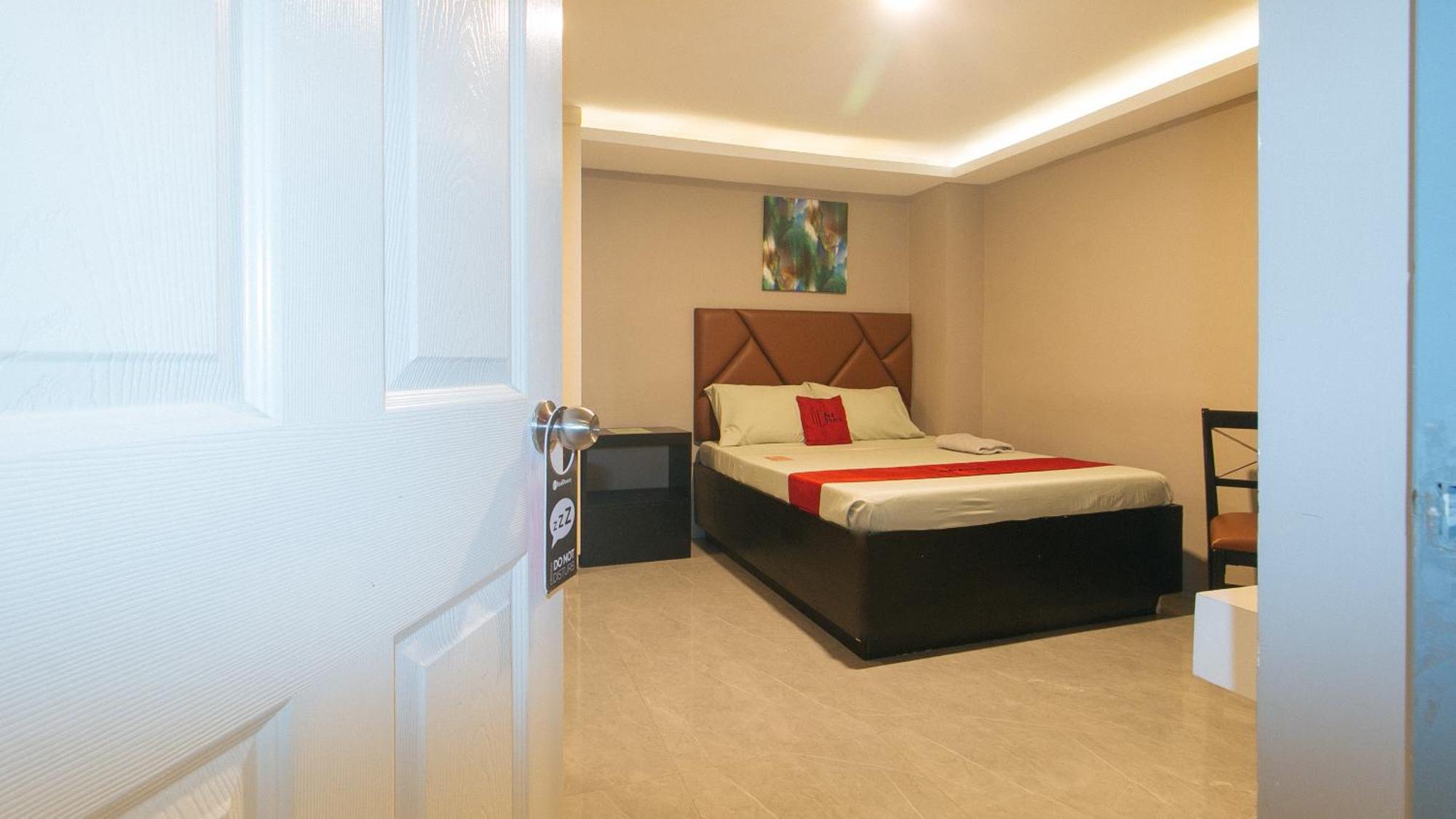 Reddoorz Plus At Seventy Five Inn Near Manila Airport Paranaque City Экстерьер фото