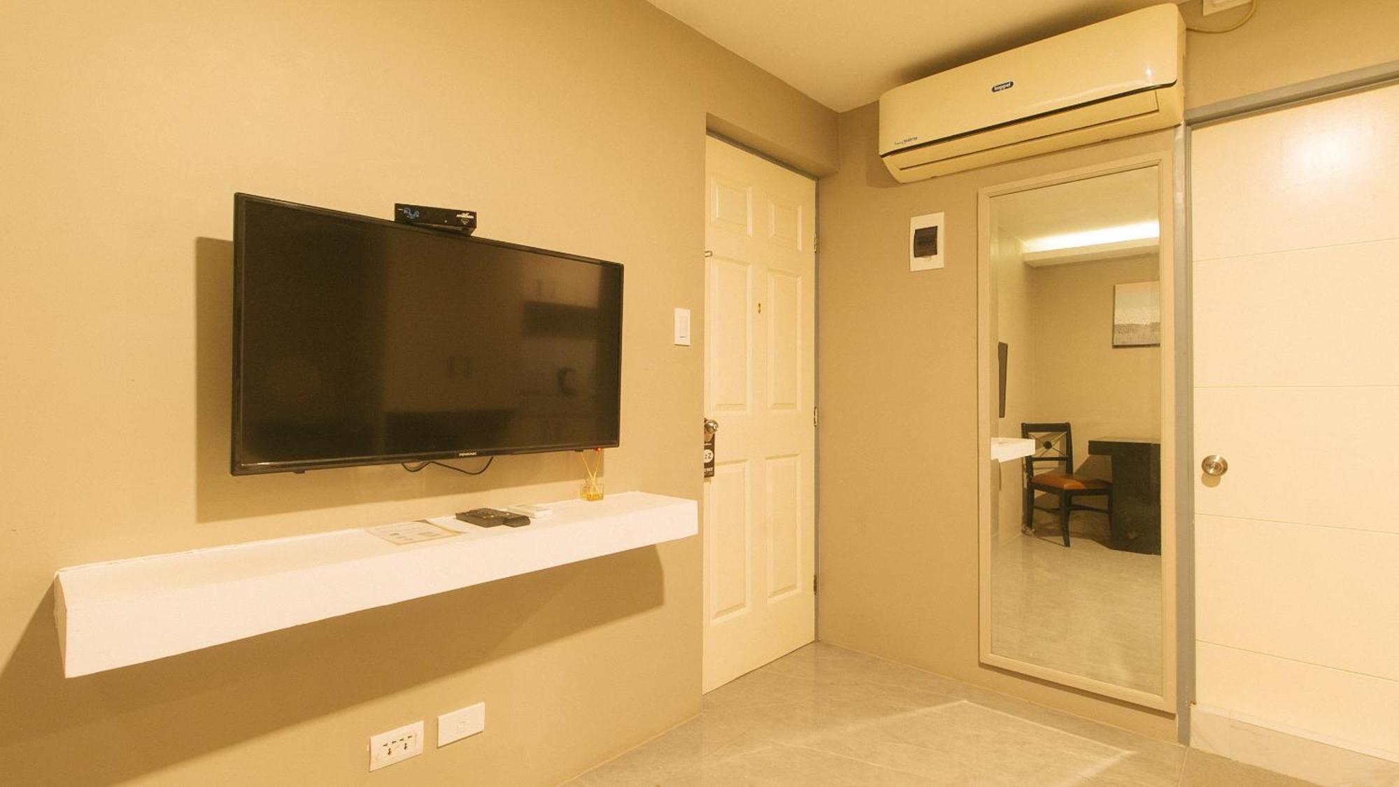 Reddoorz Plus At Seventy Five Inn Near Manila Airport Paranaque City Экстерьер фото
