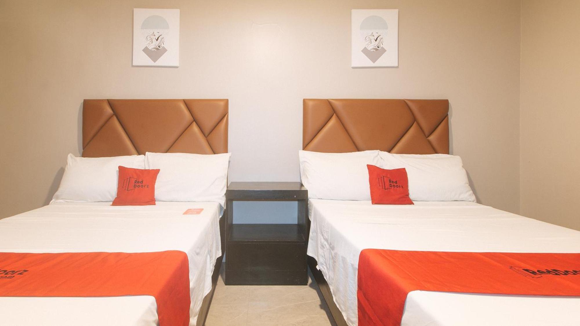 Reddoorz Plus At Seventy Five Inn Near Manila Airport Paranaque City Экстерьер фото