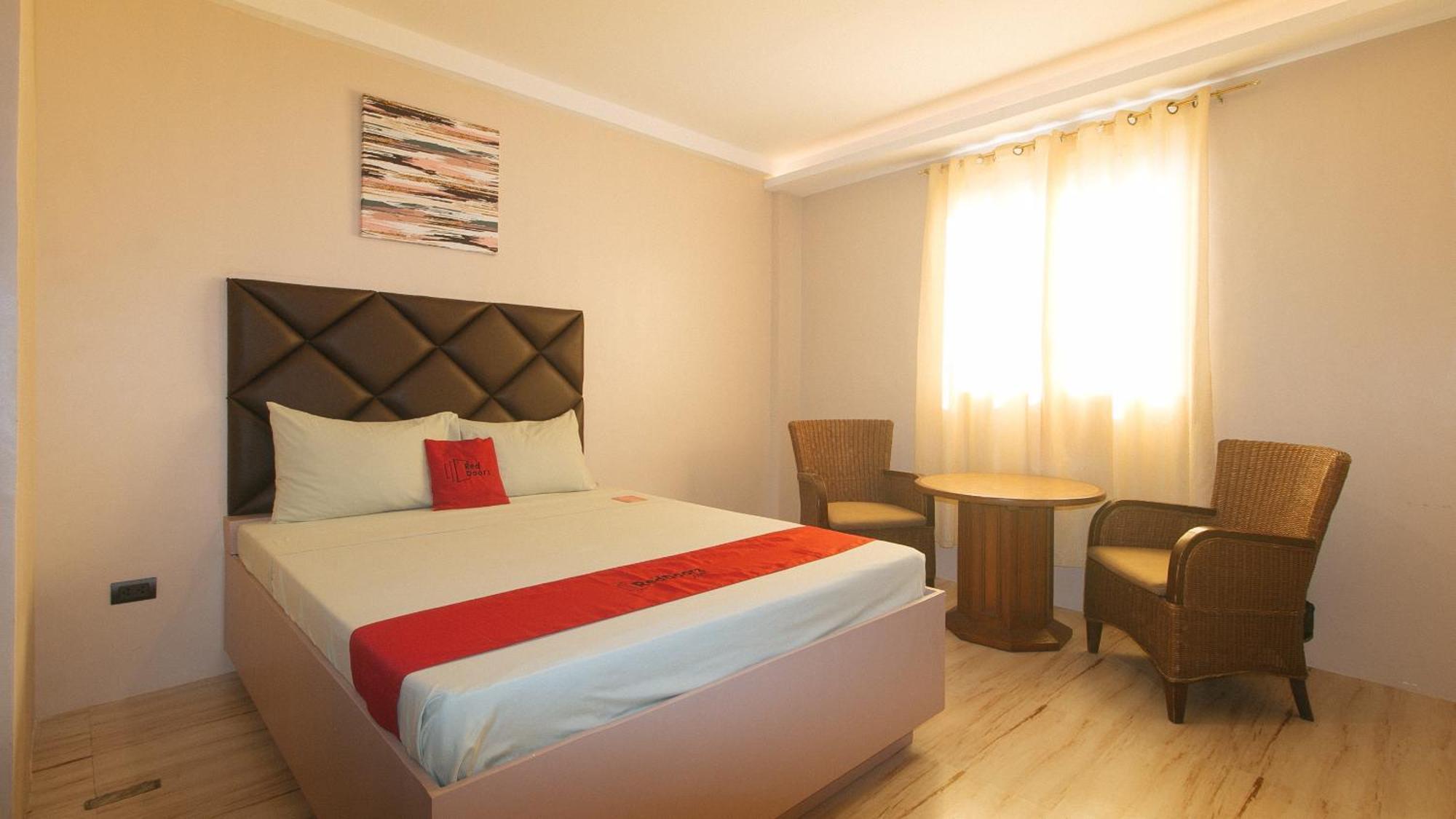 Reddoorz Plus At Seventy Five Inn Near Manila Airport Paranaque City Экстерьер фото