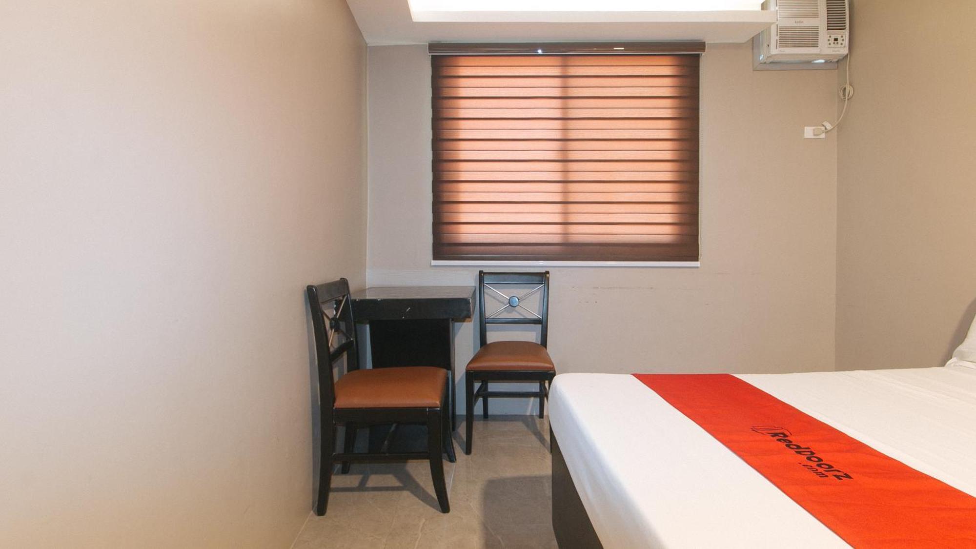Reddoorz Plus At Seventy Five Inn Near Manila Airport Paranaque City Экстерьер фото