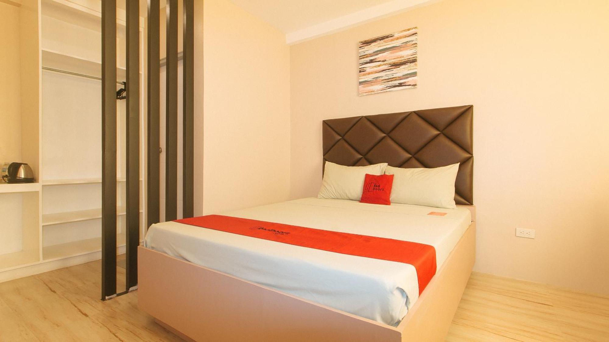 Reddoorz Plus At Seventy Five Inn Near Manila Airport Paranaque City Экстерьер фото