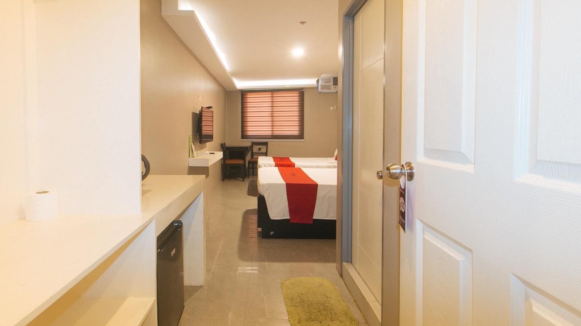 Reddoorz Plus At Seventy Five Inn Near Manila Airport Paranaque City Экстерьер фото