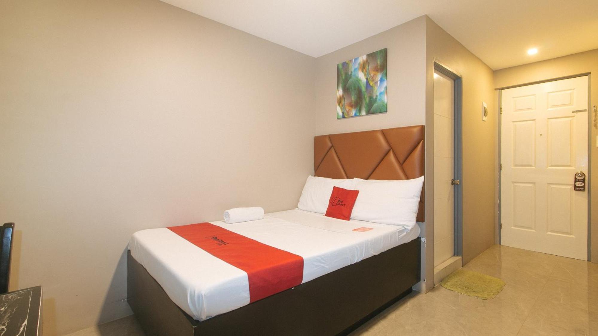 Reddoorz Plus At Seventy Five Inn Near Manila Airport Paranaque City Экстерьер фото